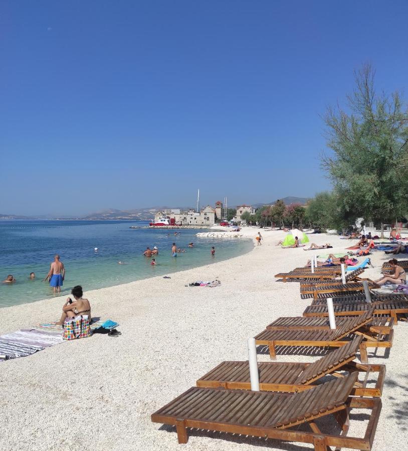Issa Holiday Home - 3 Min Walk To Beach Kaštela Eksteriør bilde